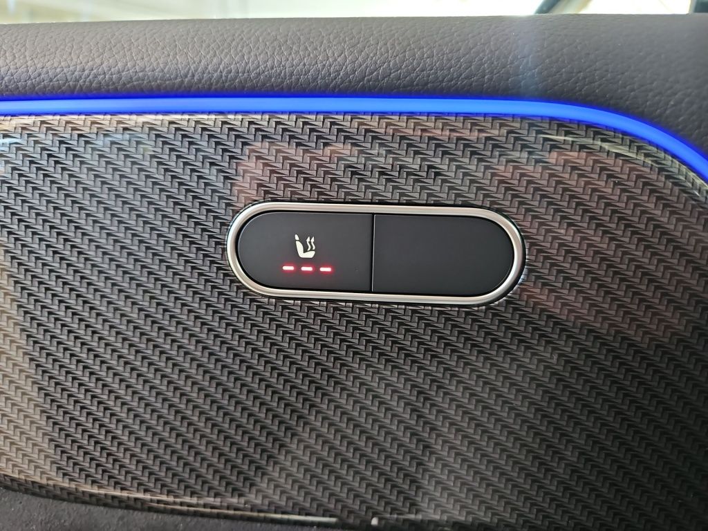 Fahrzeugabbildung Mercedes-Benz GLB 200 +AMG+EDITION+NIGHT+AHK+MULTIBEAM+WINTER+