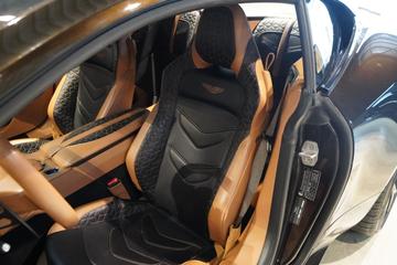 2019 Aston Martin DBS — миниатюра 12