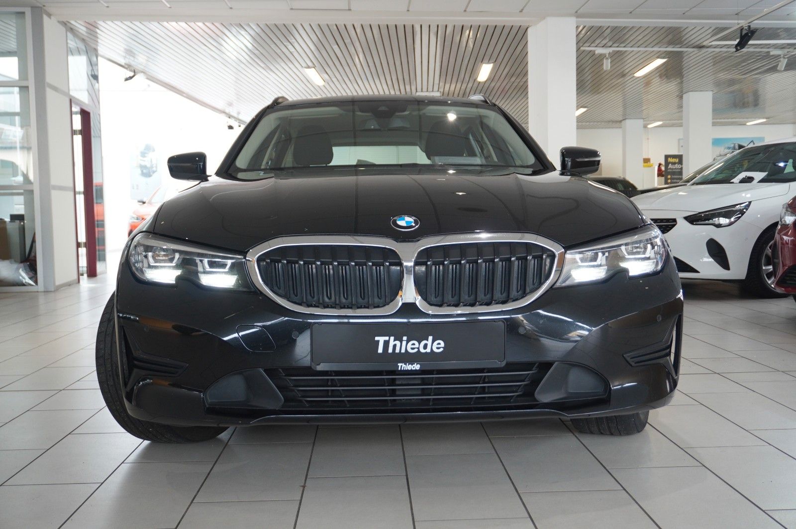 Fahrzeugabbildung BMW 330D TOURING X-DRIVE NAVI/LED/KAMERA/VIRT./SPORT