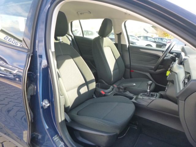 Fahrzeugabbildung Ford Focus Turnier Trend >52.290KM/Sitzheizung/PDC<