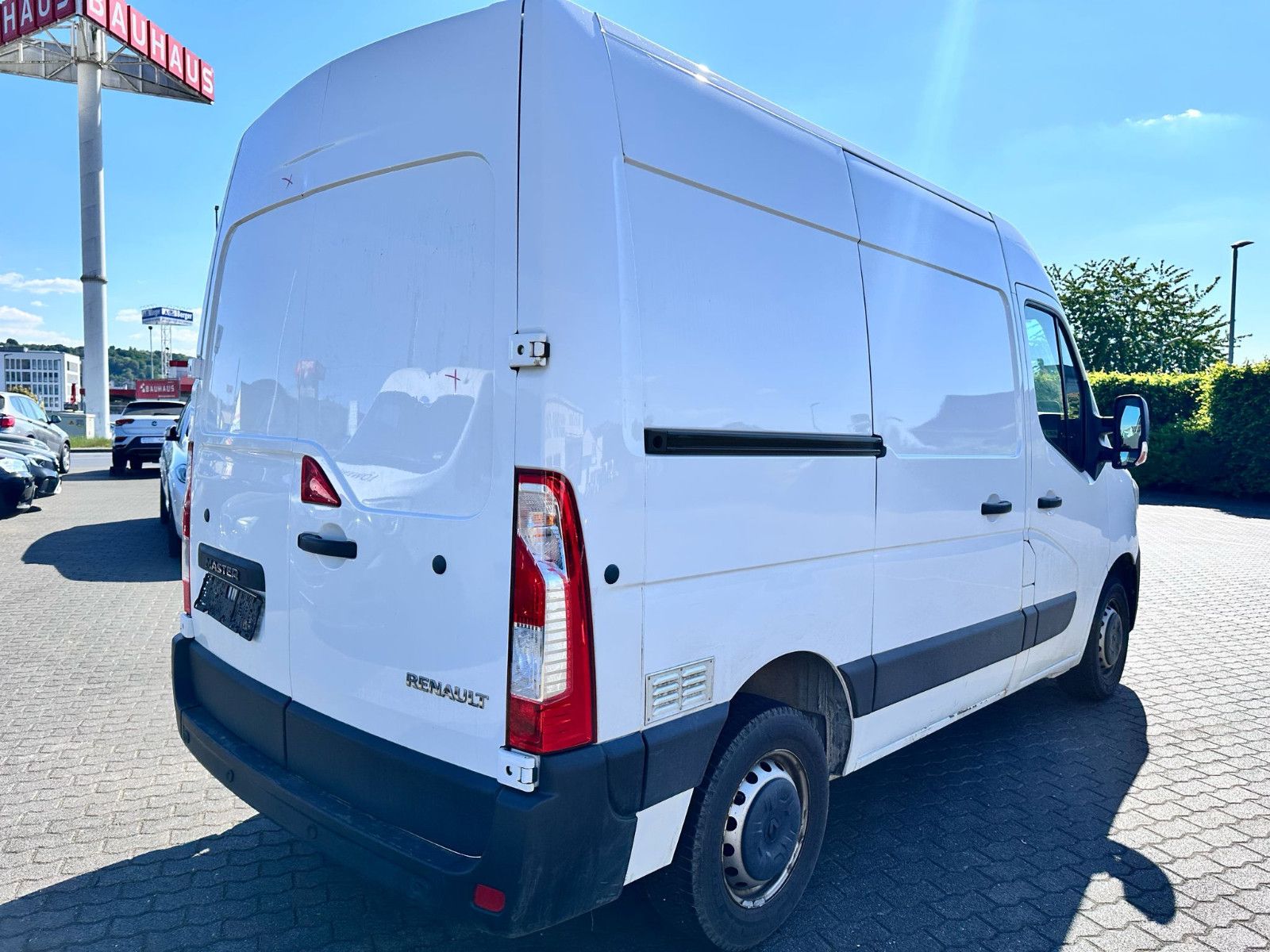 Fahrzeugabbildung Renault Master III Kasten L1H2 HKa 3,5t / 1. HAND /