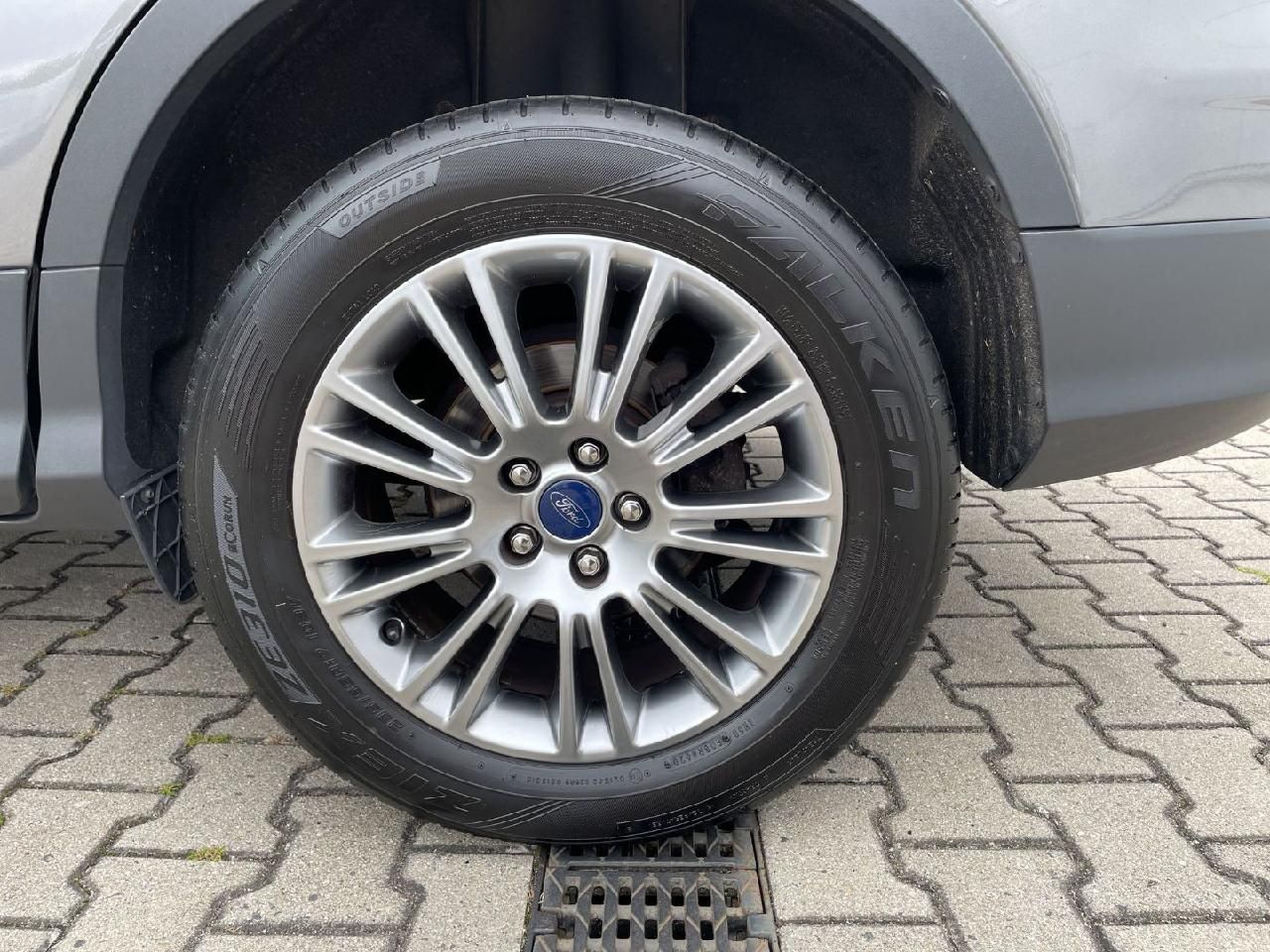 Fahrzeugabbildung Ford Kuga Titanium