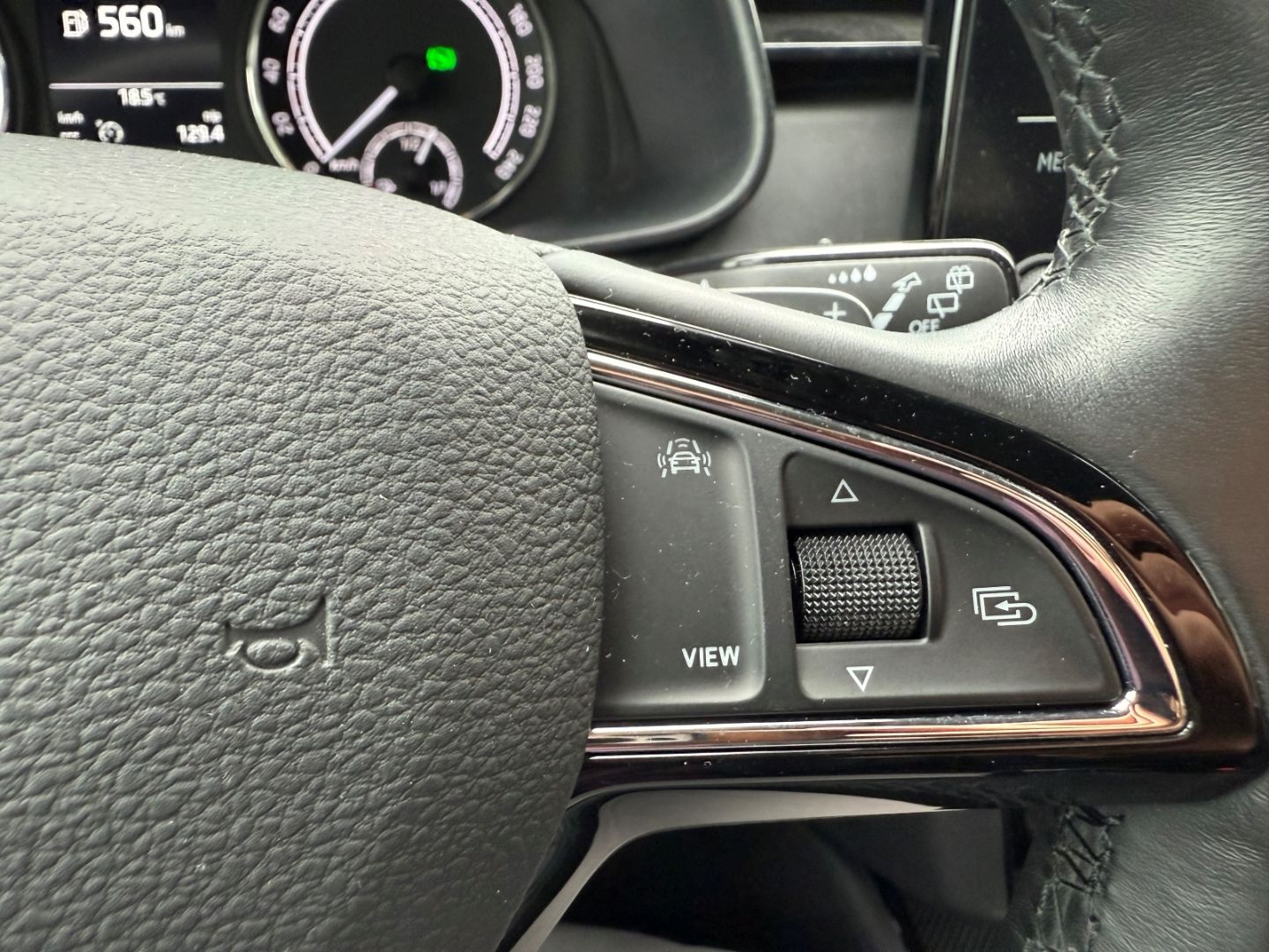 SKODA Scala 1.5 TSI EU6d DSG CarPlay SHZ RFK Alu LED - Image 15