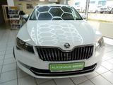 Skoda Superb Combi Style 4x4/2.0 TDI 190 PS DSG/AHK - Skoda Superb aus 2016 mit Diesel-Antrieb: Kombi, 2.0