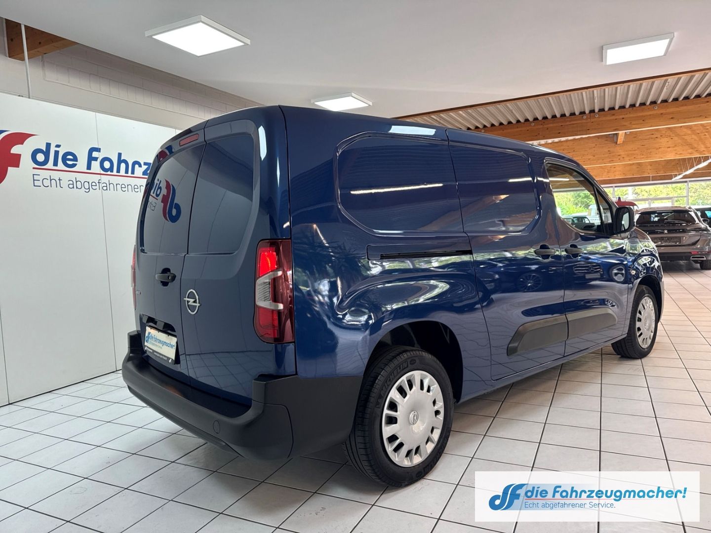 Fahrzeugabbildung Opel Combo E Cargo Maxi Edition L2 XL 1.5D Klima EU6d