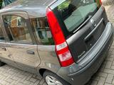 Fiat Panda 1.2l mit Originalem Navigationssystem - silberne Fiat Panda
