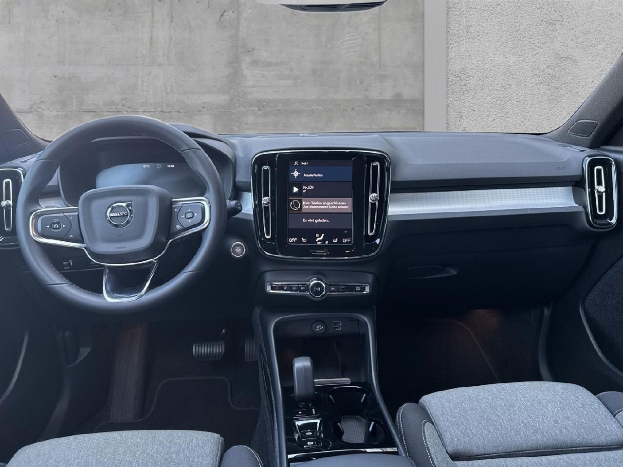 Fahrzeugabbildung Volvo XC40 T2 Plus Dark 2WD
