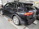 Volkswagen Tiguan Allspace 2.0 TSI 4M R-LINE MATRIX+NAV+AHK - gebrauchte VW Tiguan Allspace aus dem Jahr 2022
