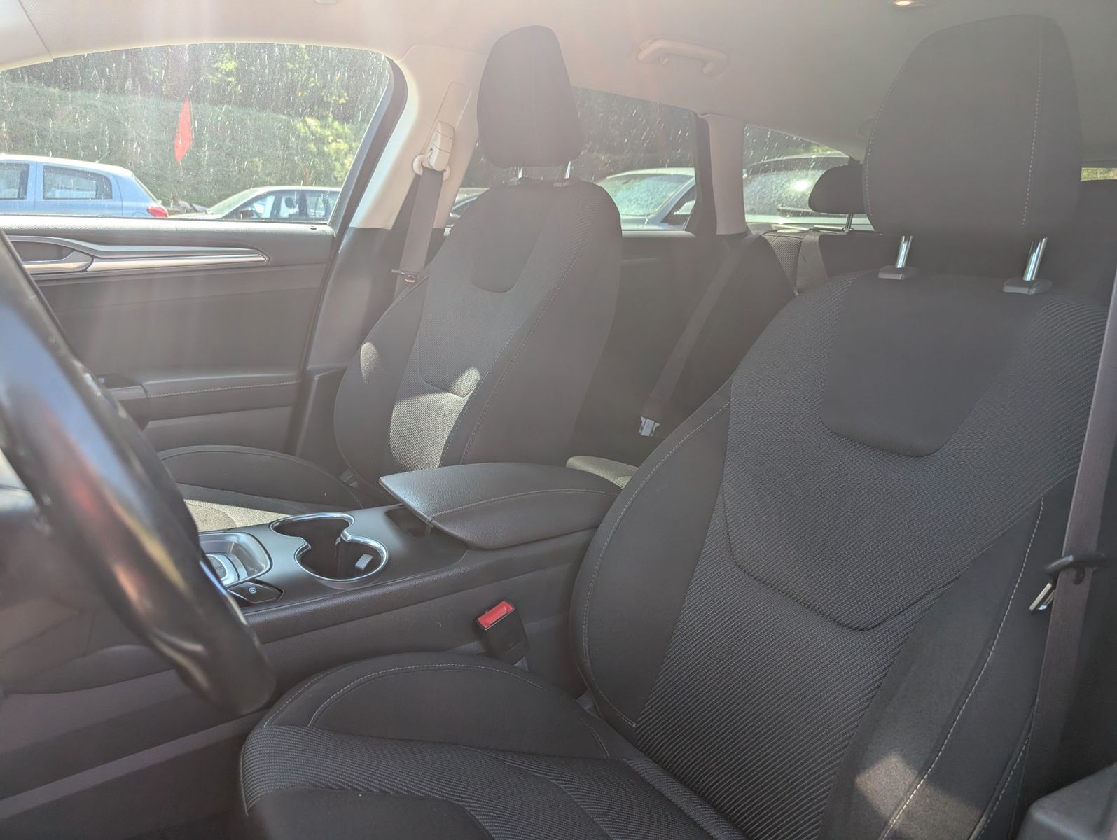 Fahrzeugabbildung Ford Mondeo Turnier 2.0 Titanium