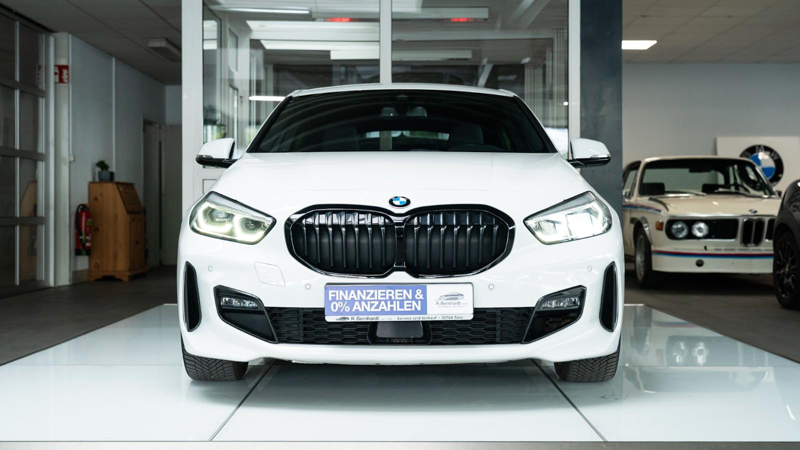 BMW 118i M Sport RückFahrKam NAVI LED HiFi uvm.