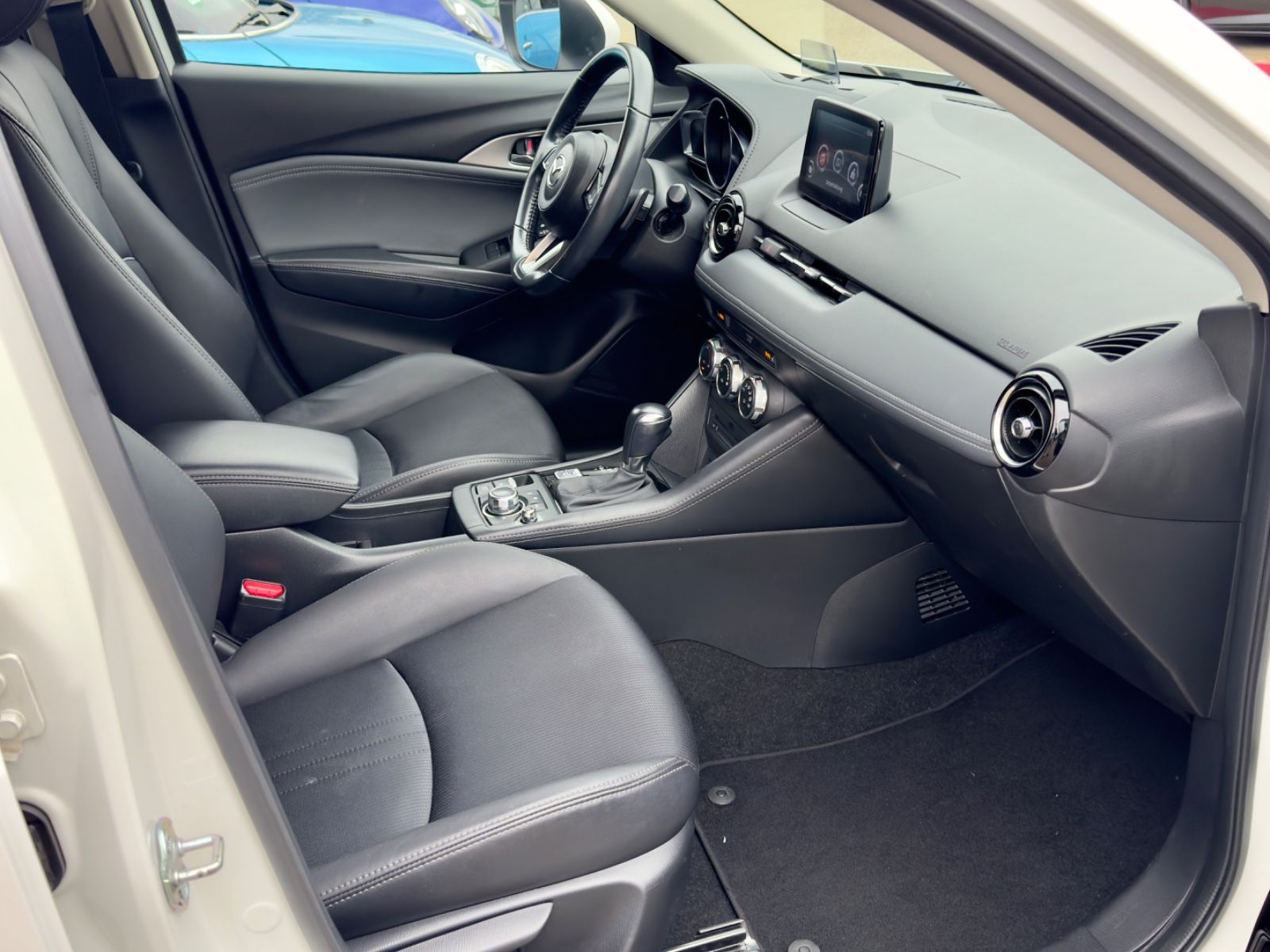 Fahrzeugabbildung Mazda CX-3 Sports-Line Autom. LED Navi HuD Kamers Shz