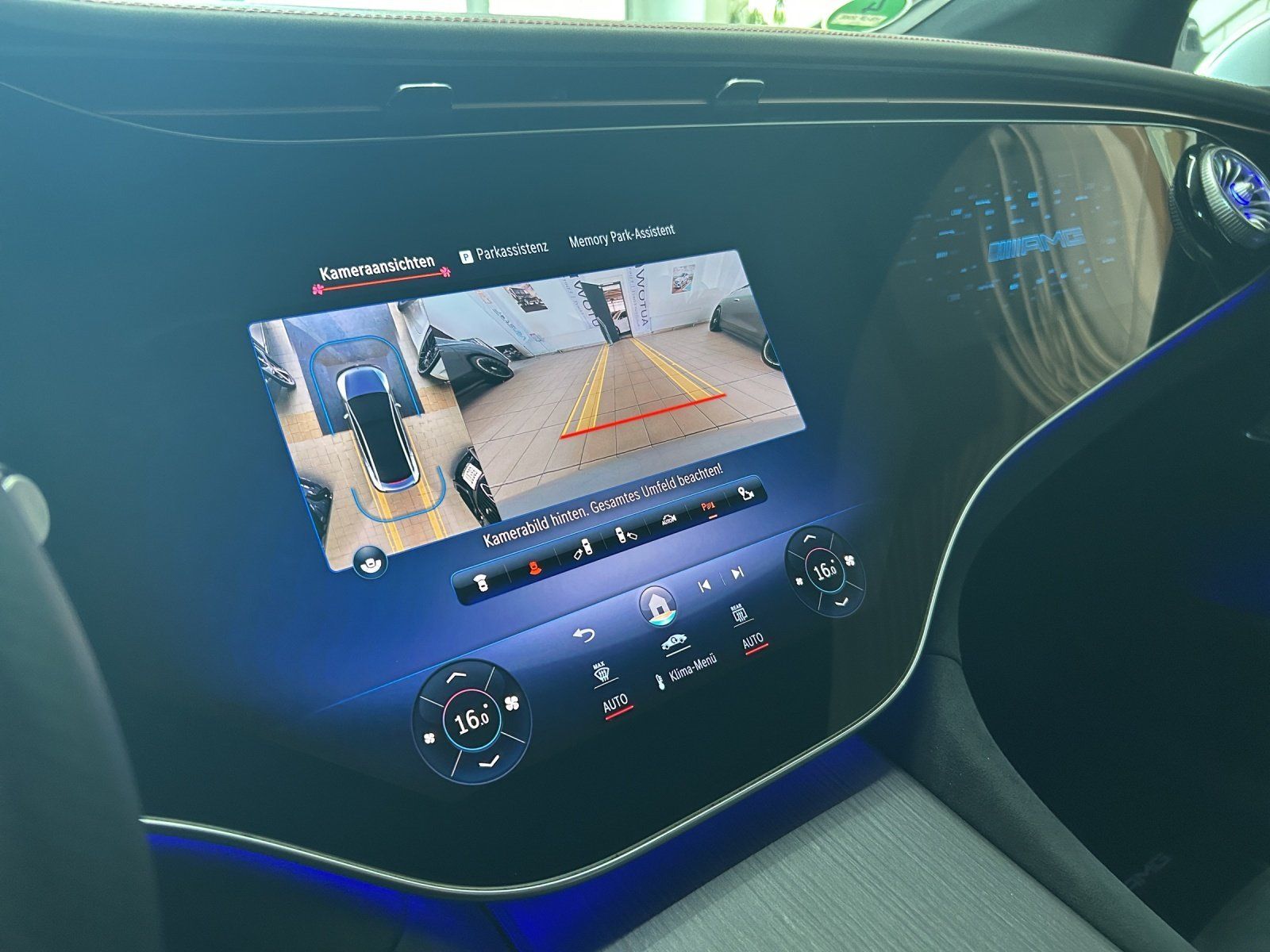 Fahrzeugabbildung Mercedes-Benz EQE 53 AMG Prem+ HYPER Pano DISTRO Memo AIRMATIC