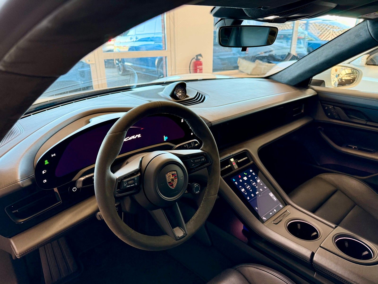 Fahrzeugabbildung Porsche Taycan GTS Panorama/ACC/21Zoll/Keyless