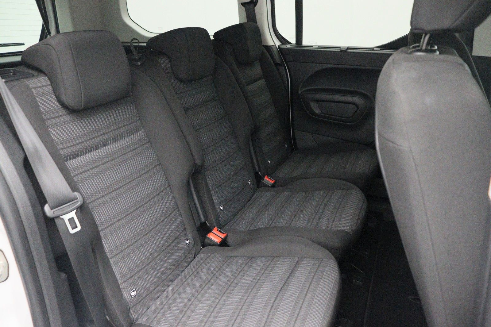 Fahrzeugabbildung Opel Combo Life 1.5 Edition StandHzg NAVI AHK