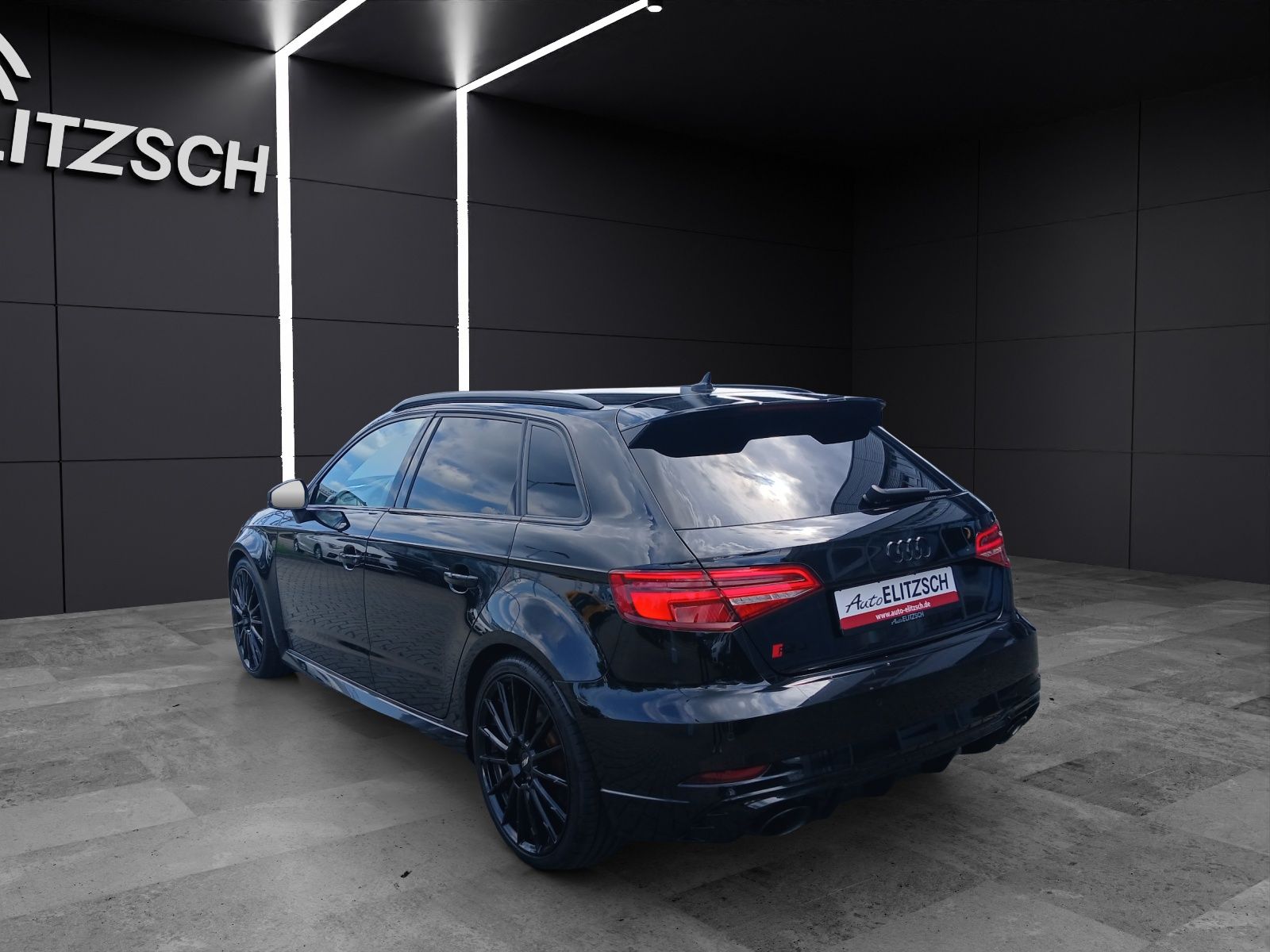 Fahrzeugabbildung Audi RS 3 Sportback quattro S-tronic Matrix Navi AVC