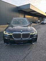 BMW X7 xDrive30d - - BMW X7 mit Anhängerkupplung