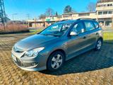 Hyundai i30 - Hyundai i30 aus 2011 mit Benzin-Antrieb: Kombi