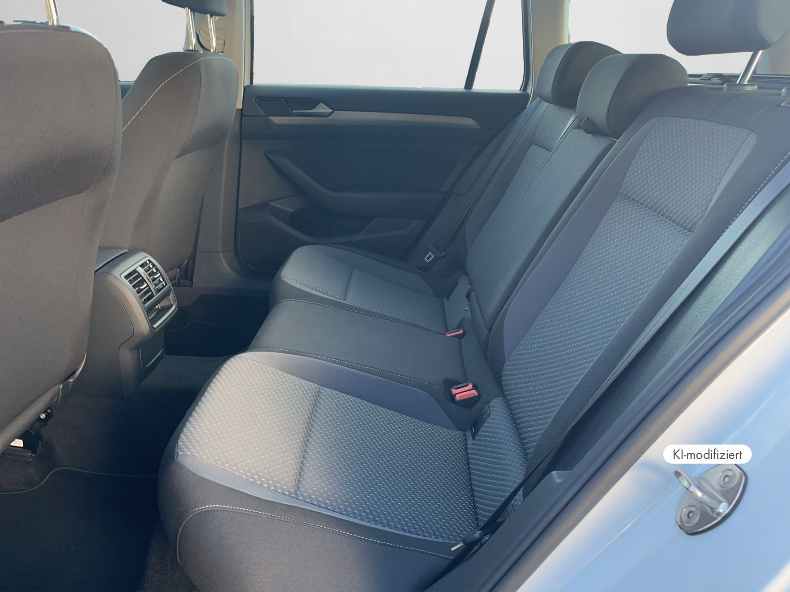 Volkswagen Passat Variant - Bild 15