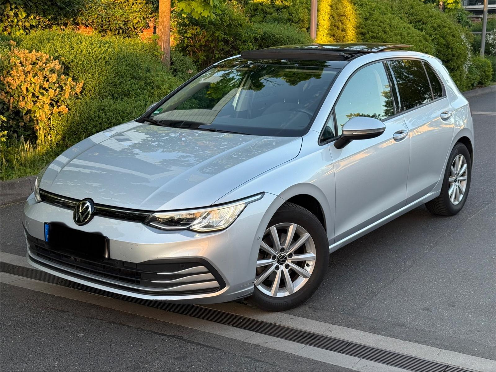 Volkswagen Golf VIII Lim. Life*PANO*ALU*APPCARPLAY