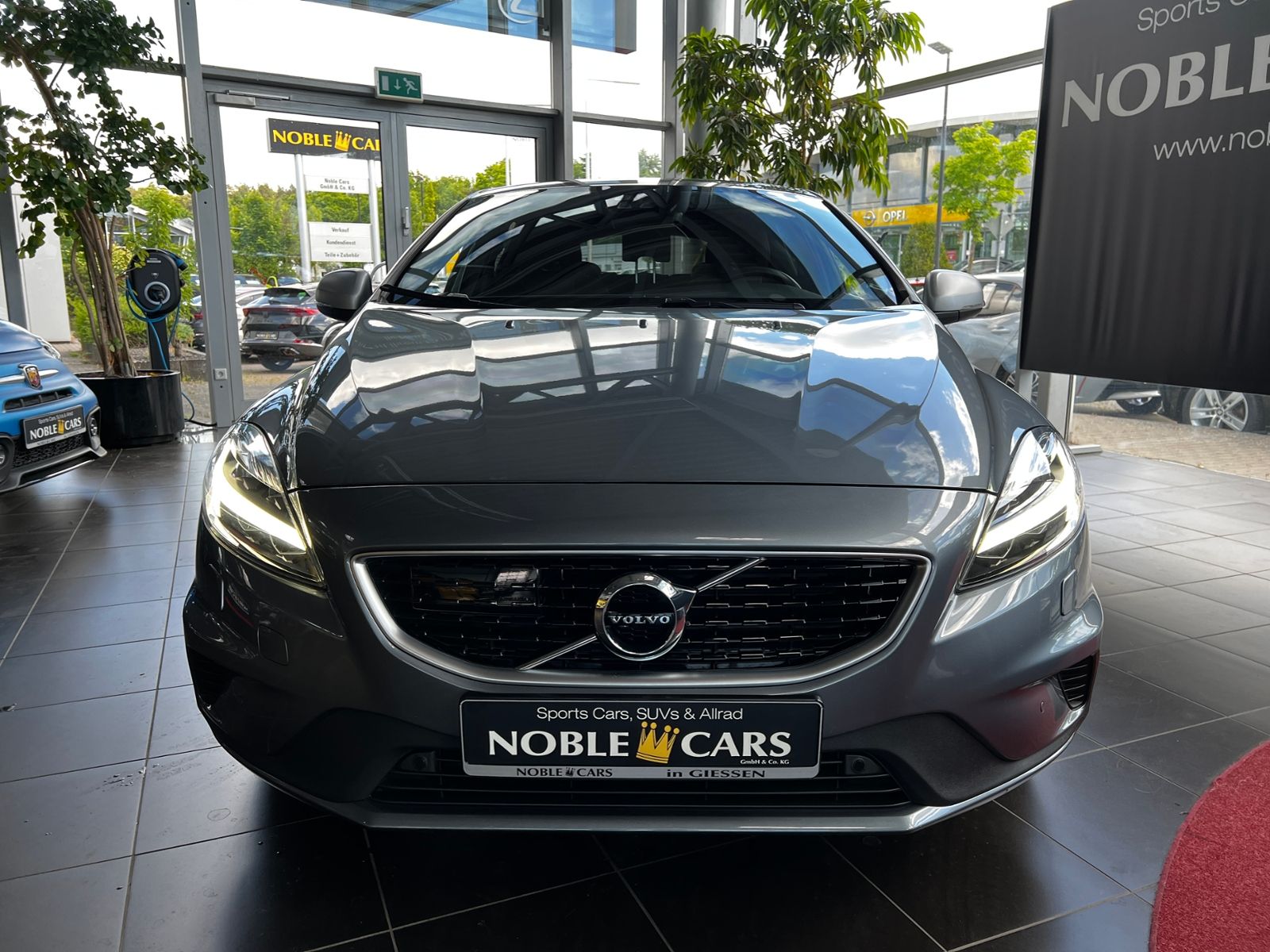 Fahrzeugabbildung Volvo V40 T3 R-Design RFK LED NAVI