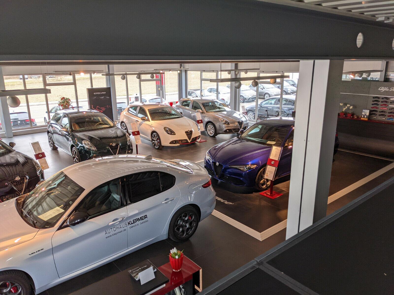 showroom-image-top