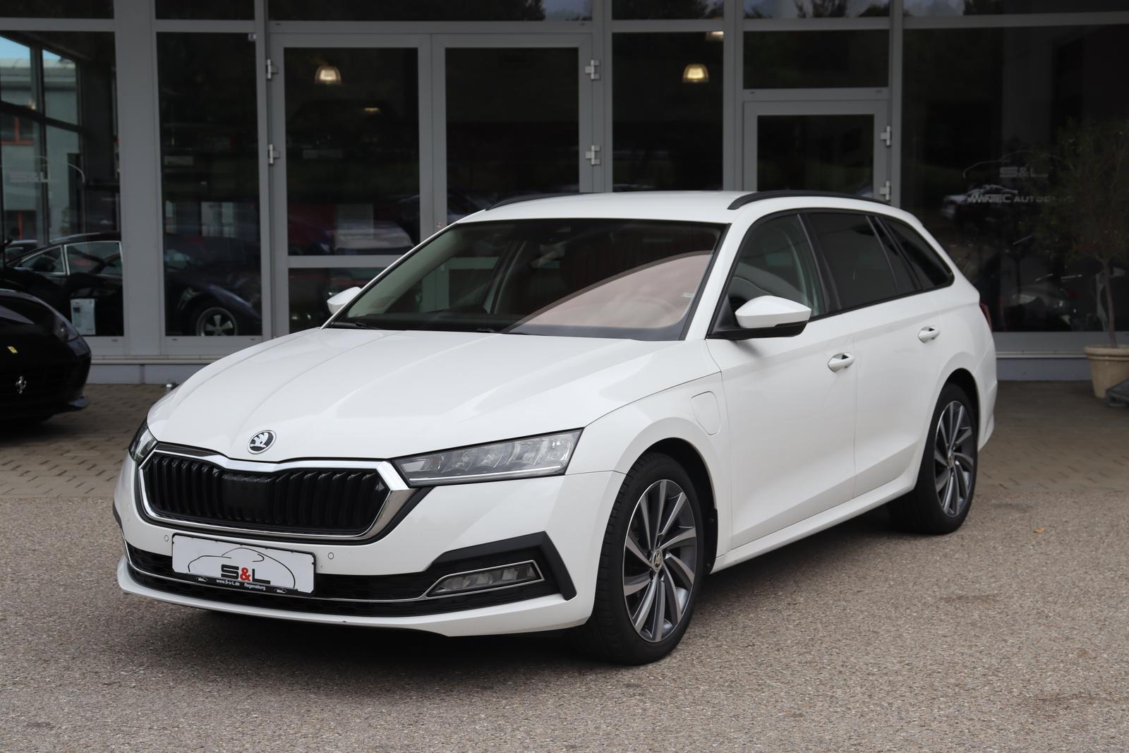 Skoda Octavia Combi First Edition/ACC/Reisepaket/Navi