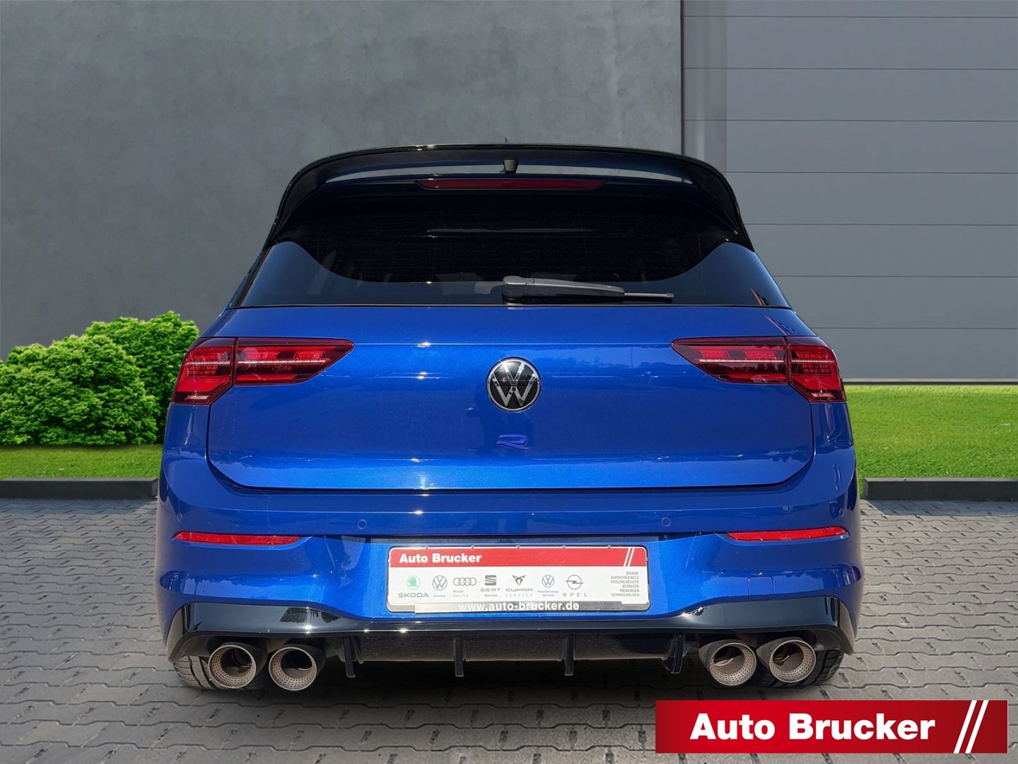 Volkswagen Golf VIII R 20 Years 4M 2.0 TSI AKRAPOVIC MATRIX foto 4