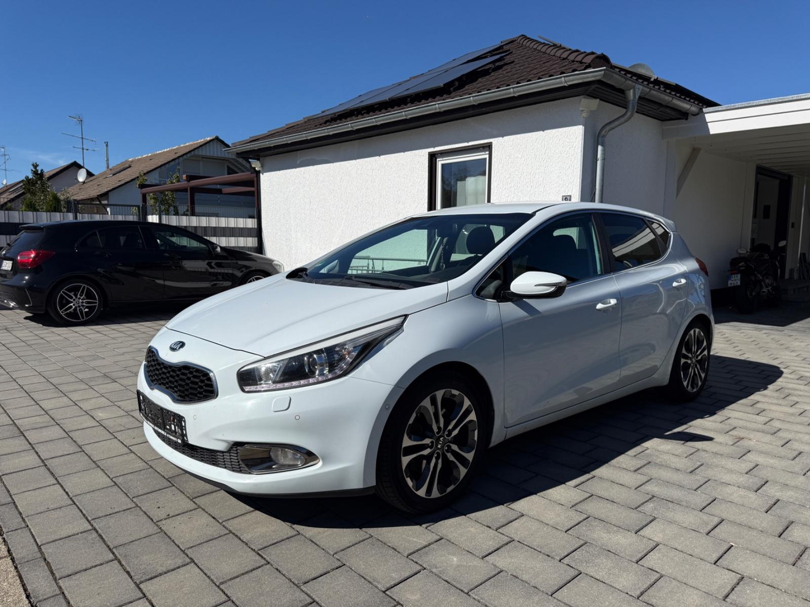 Kia Cee´d Spirit 1.6 CRDi Laneass. LHZ SHZ NAVI AHK