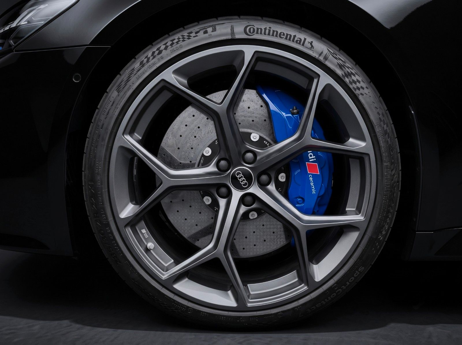 Fahrzeugabbildung Audi Audi RS6 Avant performance | B&O | Keramik