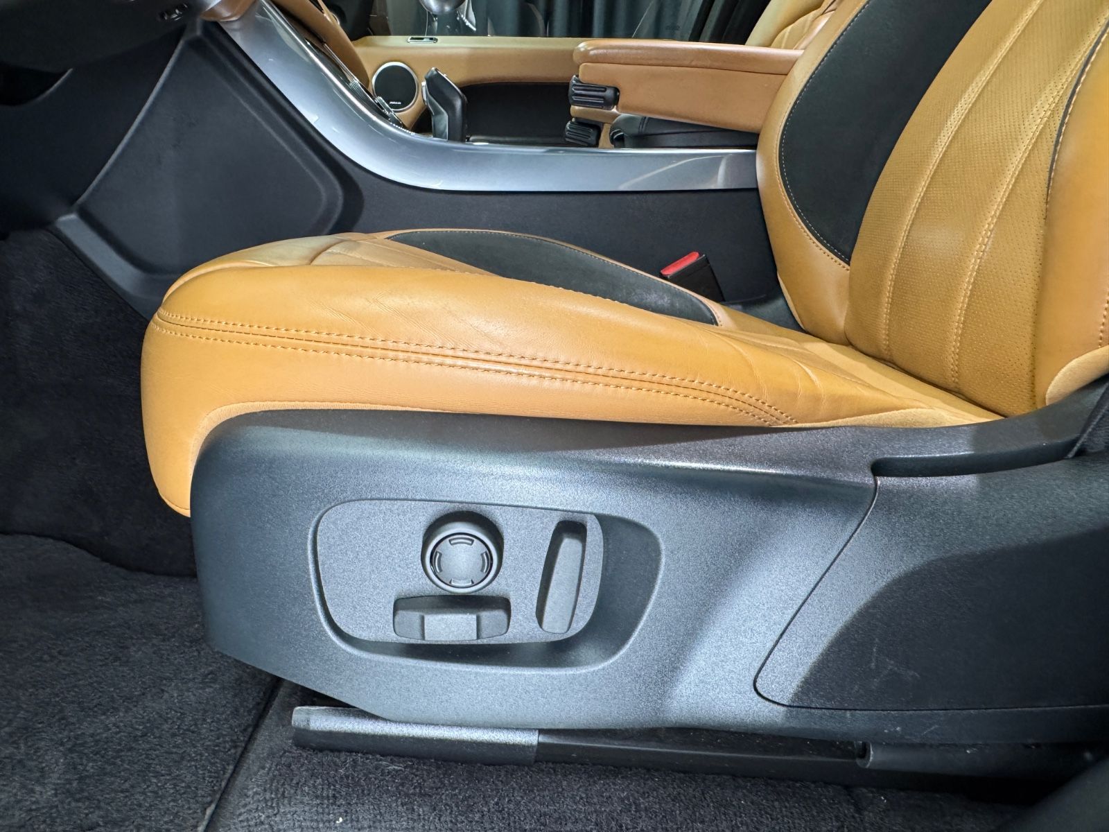 Fahrzeugabbildung Land Rover Range Rover Sport HSE Dynamic|MERIDIAN|360°|HuD