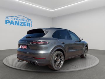 Porsche Cayenne - 6