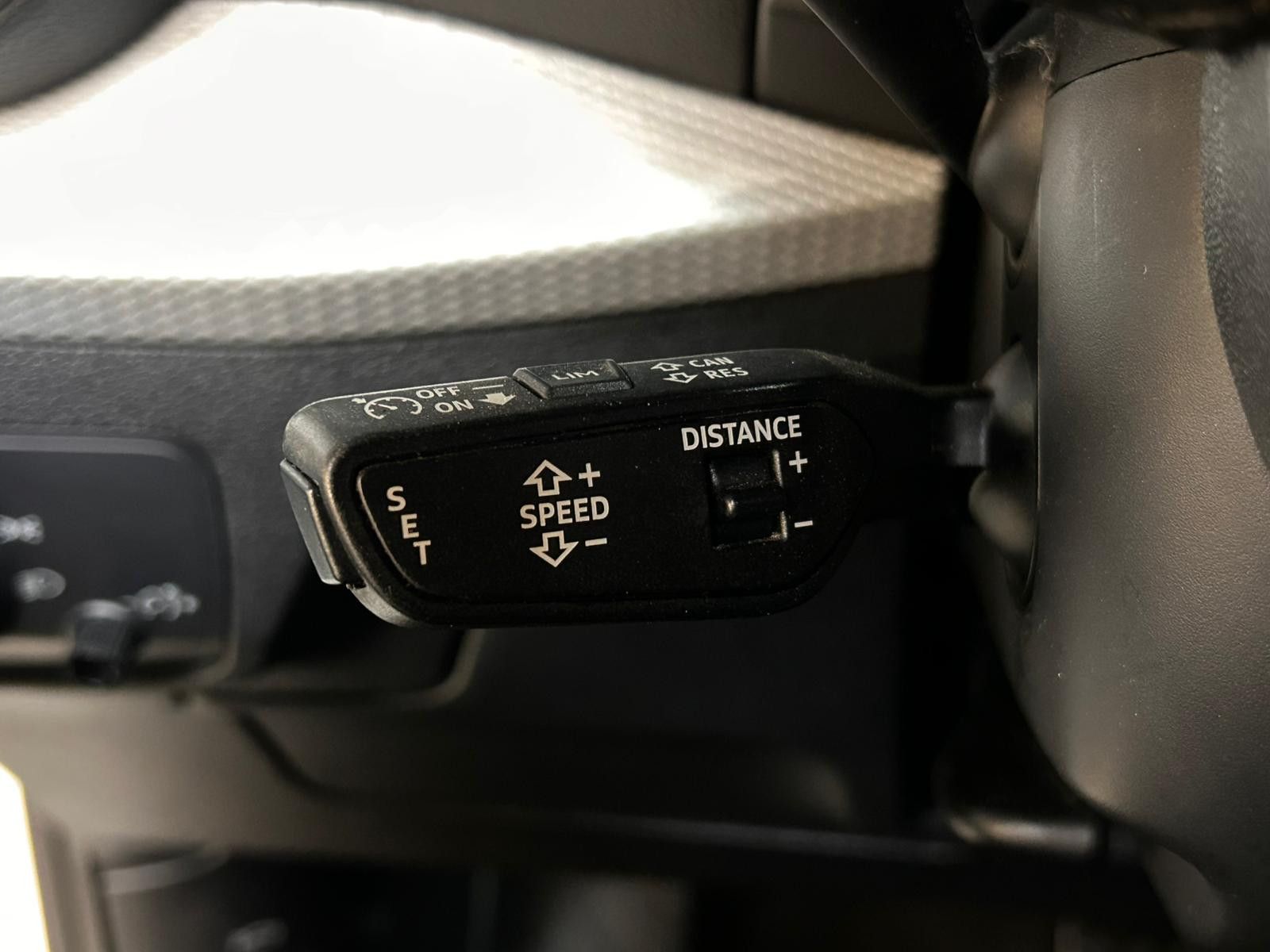 Fahrzeugabbildung Audi Q2 35d Quatt S-Tr. LED+KLIMAUT+HIFI+APS+DAB+ACC+