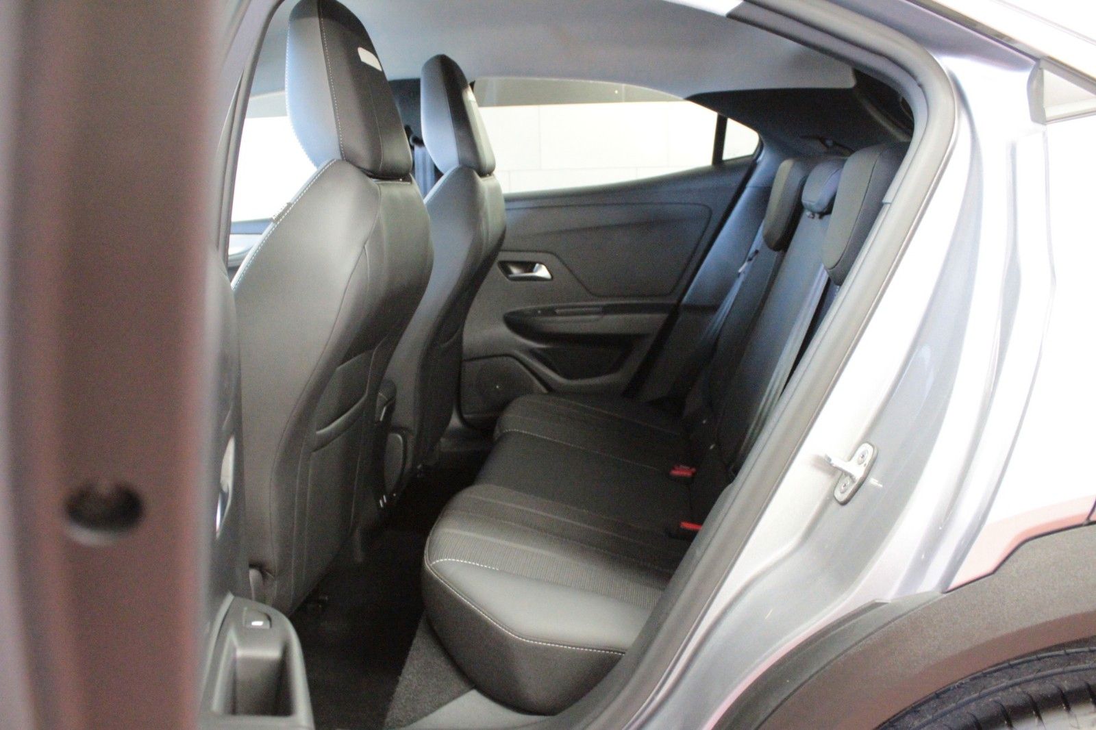 Fahrzeugabbildung Opel Mokka 1.2 Turbo 96kW Elegance Technologie-Paket