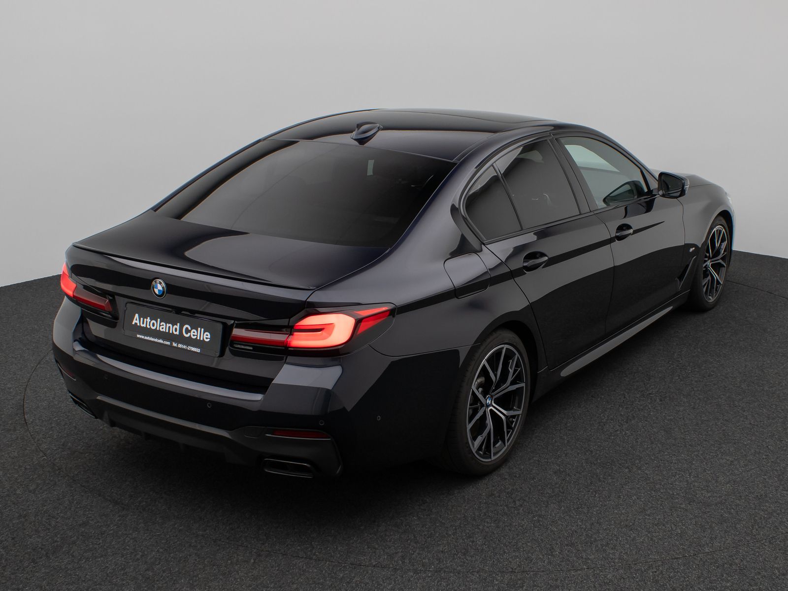 Fahrzeugabbildung BMW M550i xD Glasdach Laser 360°HUD DAB H/K SoftCl