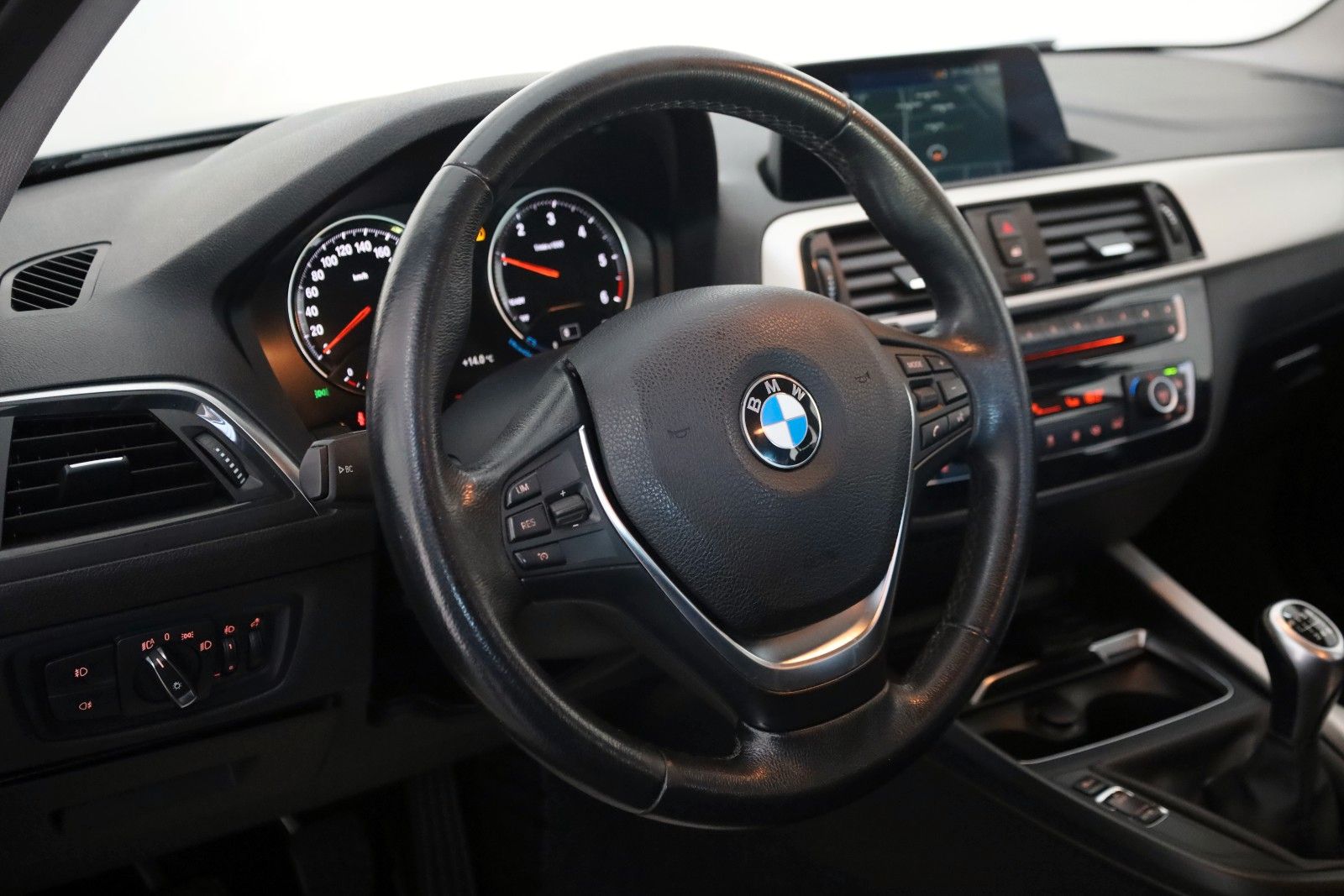 Fahrzeugabbildung BMW 116 d Advantage 5-Türig,Navi,SH,Tempomat,PDC