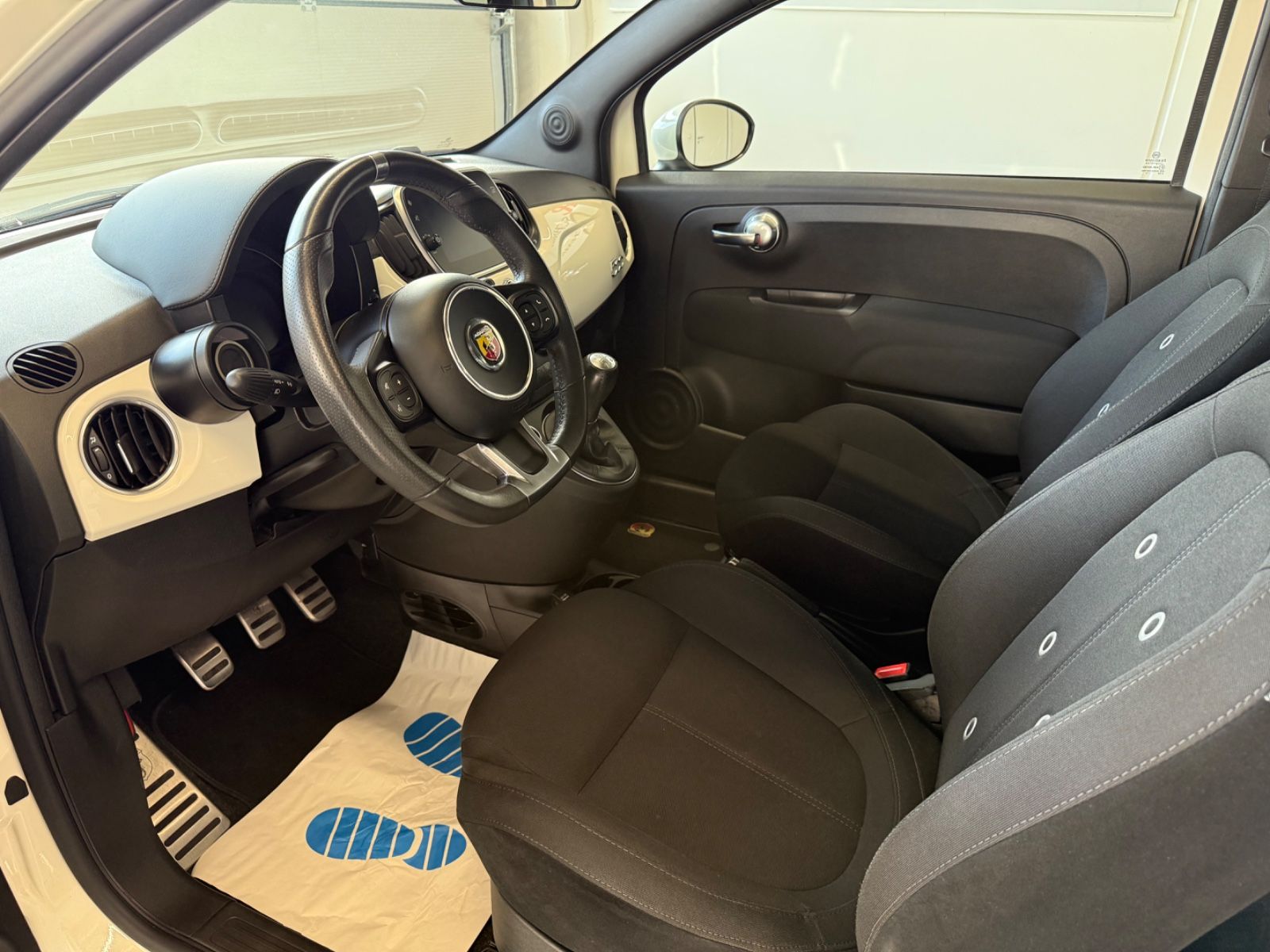 Fahrzeugabbildung Abarth 500 595 Basis, Sky Dome Pano,  Alu Sport,
