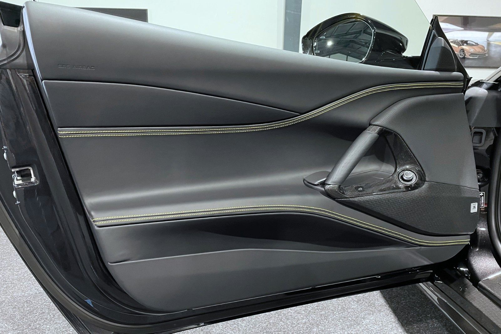 Fahrzeugabbildung Ferrari 812 GTS - FULL CARBON