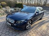 Mercedes-Benz E-220d*Allrad*LED*Navi*AHK*Autonom*gepflegt! - Mercedes-Benz E 220 mit Diesel-Antrieb: Blau