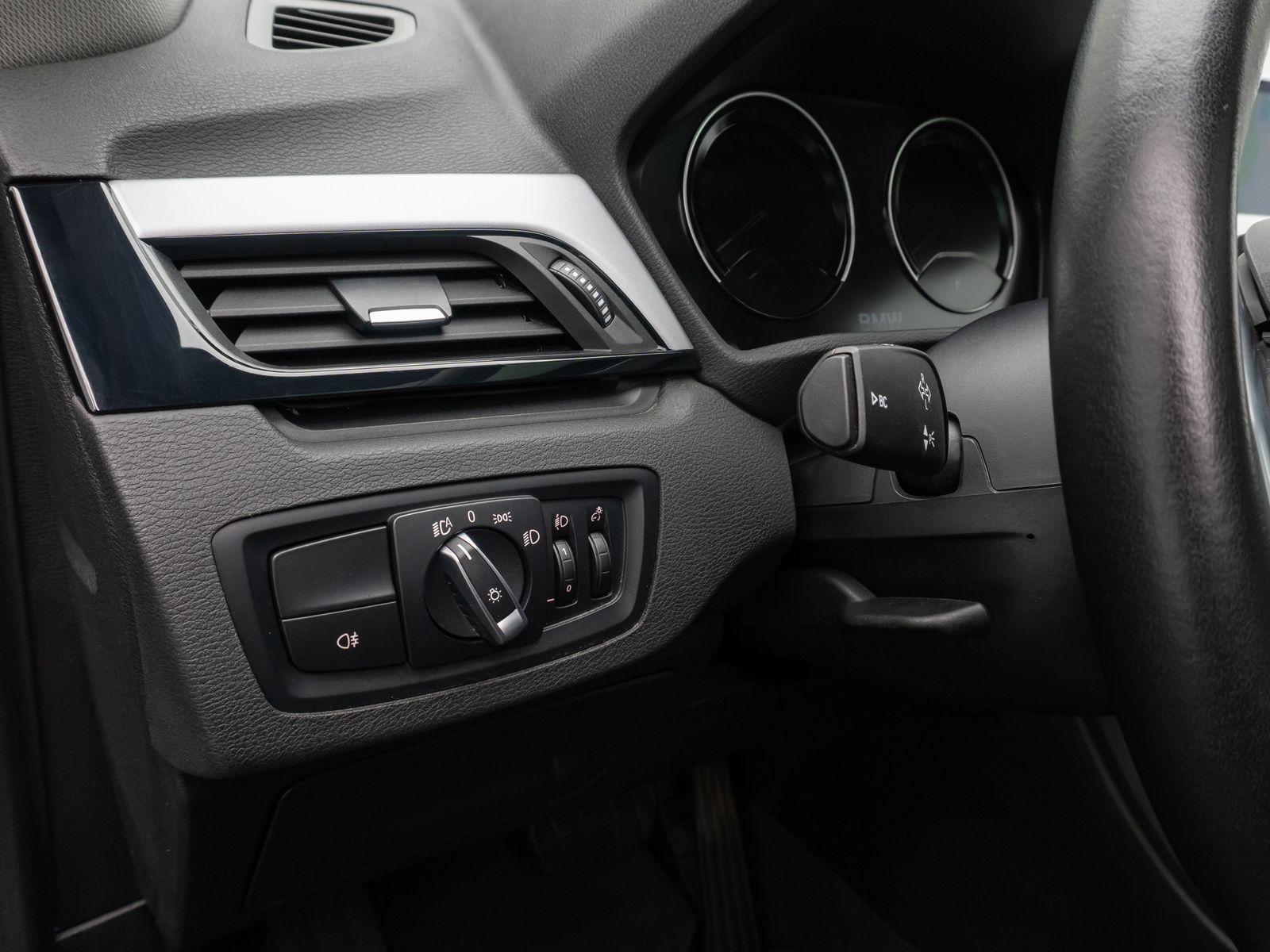 Fahrzeugabbildung BMW X1 sD18i Panorama Kamera DAB Navi Komfort Leder