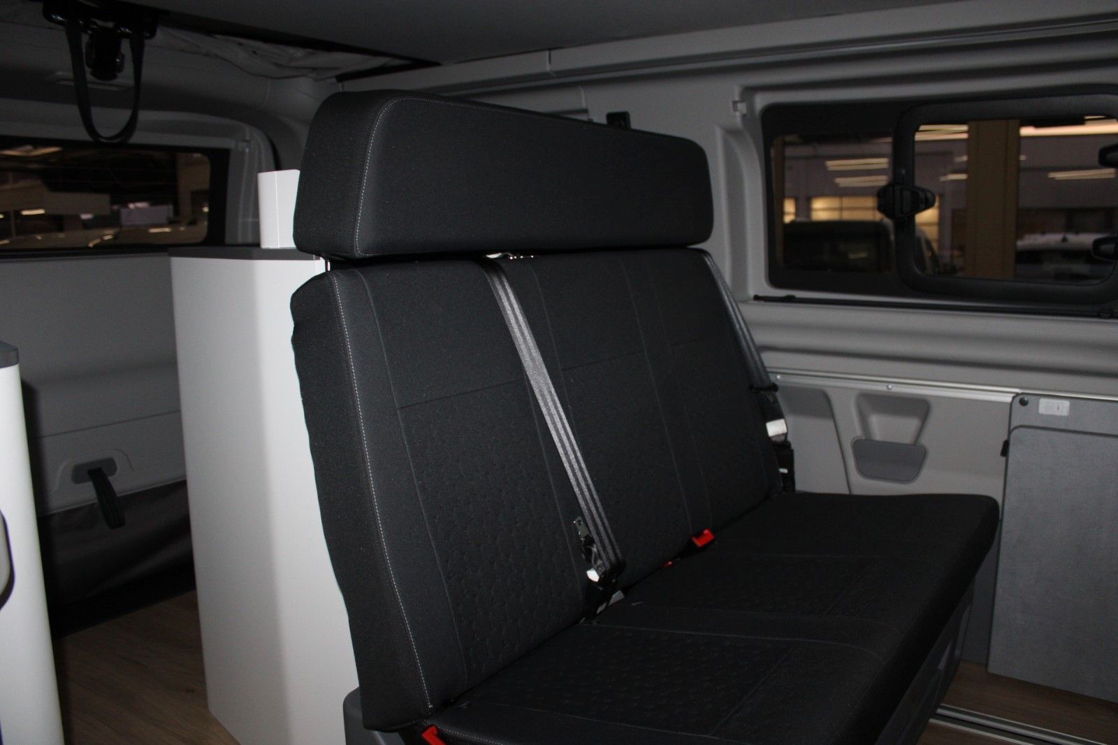 Fahrzeugabbildung Ford Transit Custom Nugget L1 Titanium Aufstelldach