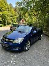 Opel Astra 1.6 Turbo Cabrio - Opel Astra aus 2010: Cabrio
