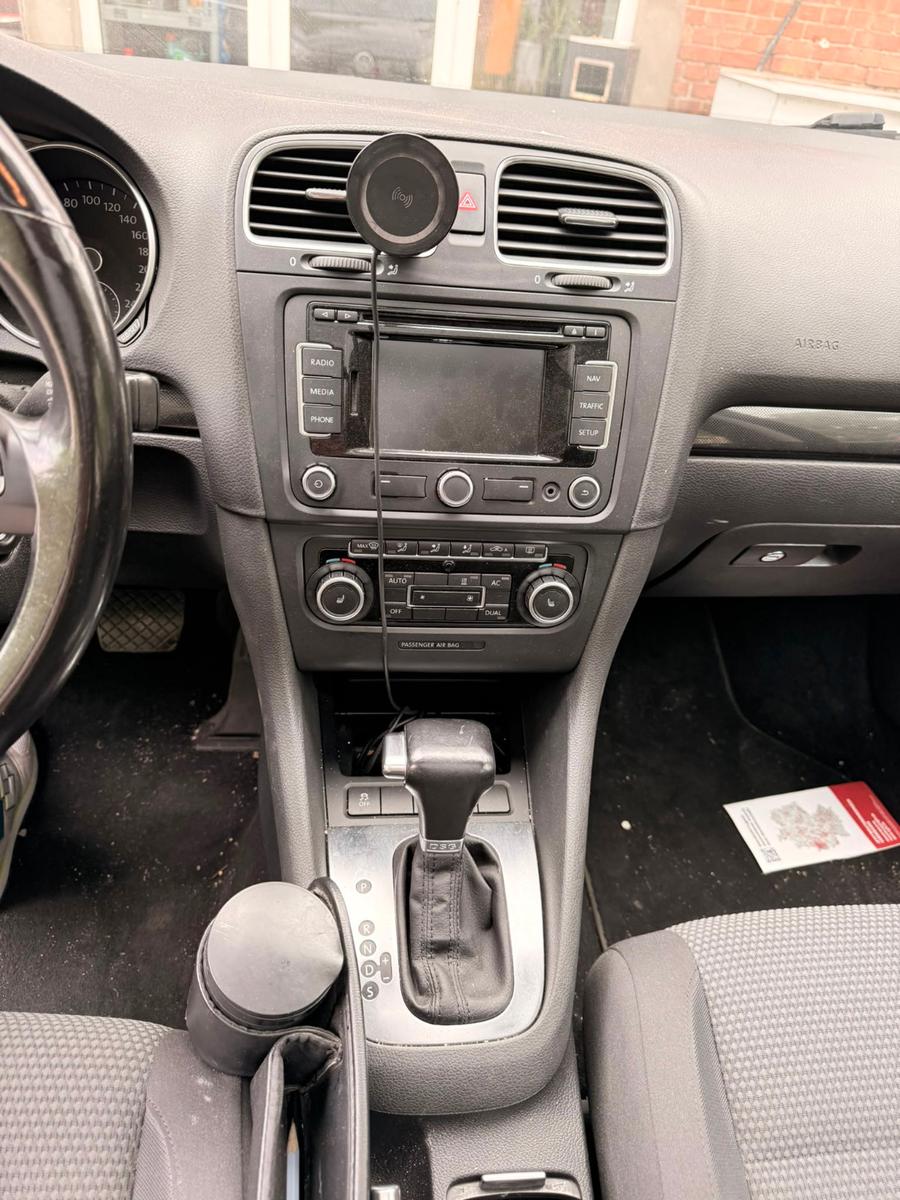 Volkswagen Golf 2010 — photo 12