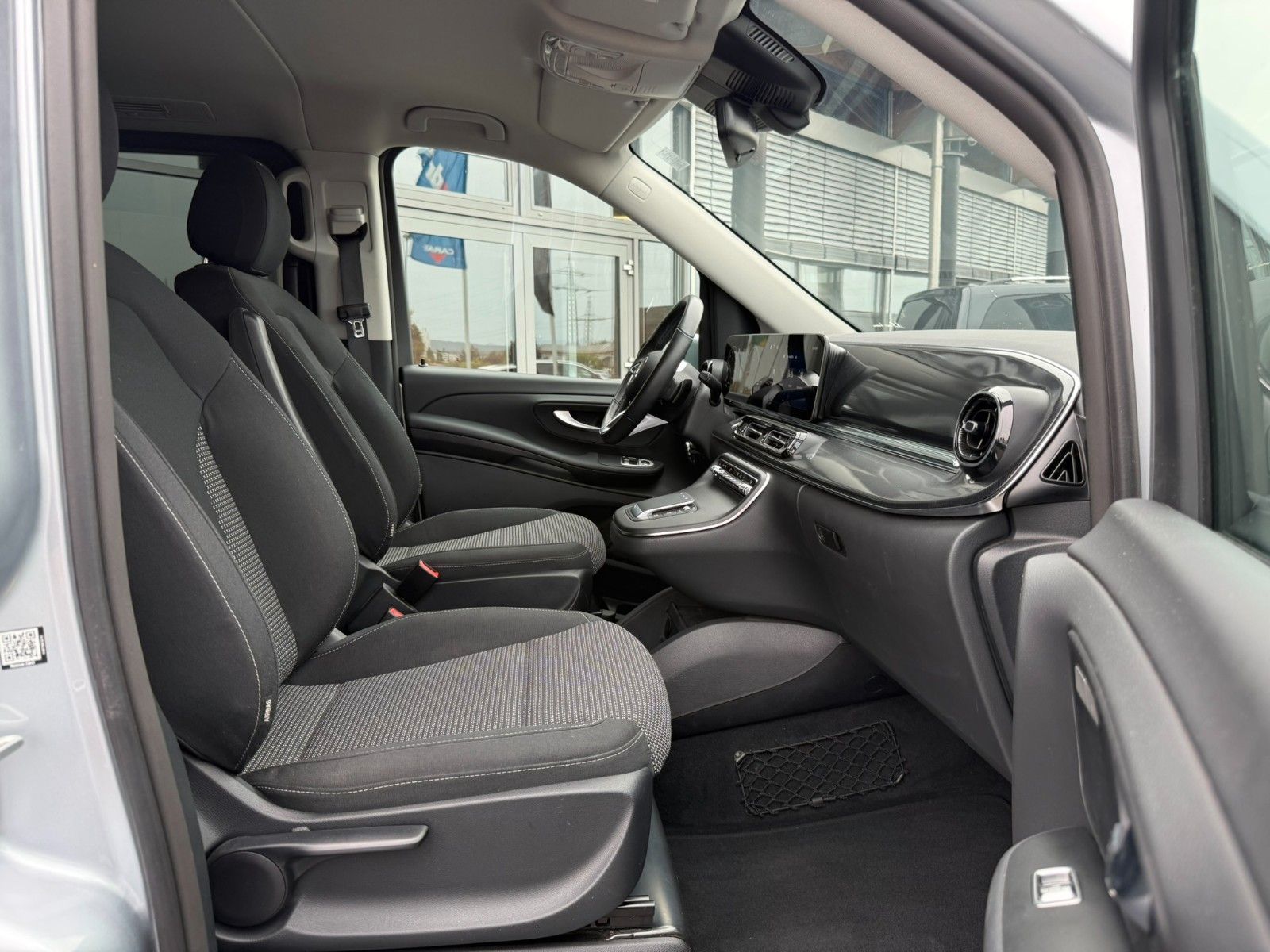 Fahrzeugabbildung Mercedes-Benz V 250 d Kompakt DISTRONIC AHK2,5to Kamera
