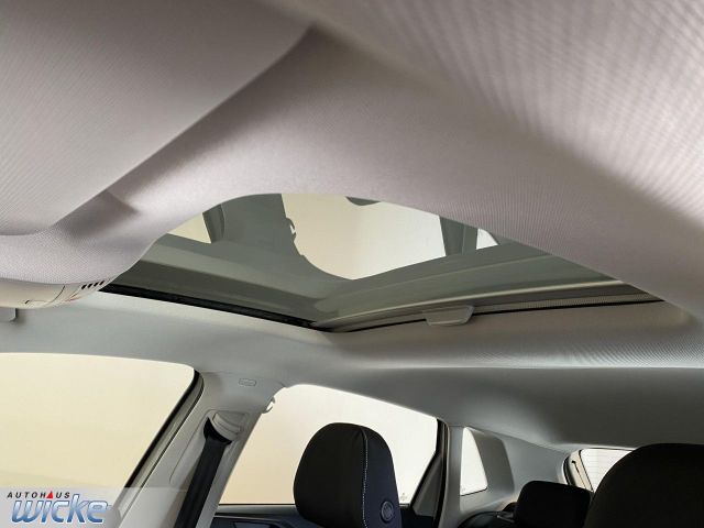 Polo 1.0 TSI DSG Move NAVI KLIMA PANO PDC LED