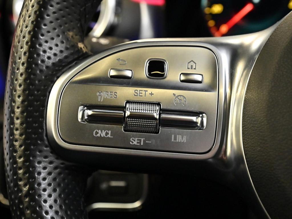 Mercedes-Benz A 250 e Lim AMG Line NIGHT PANO LED NAVI KAMERA