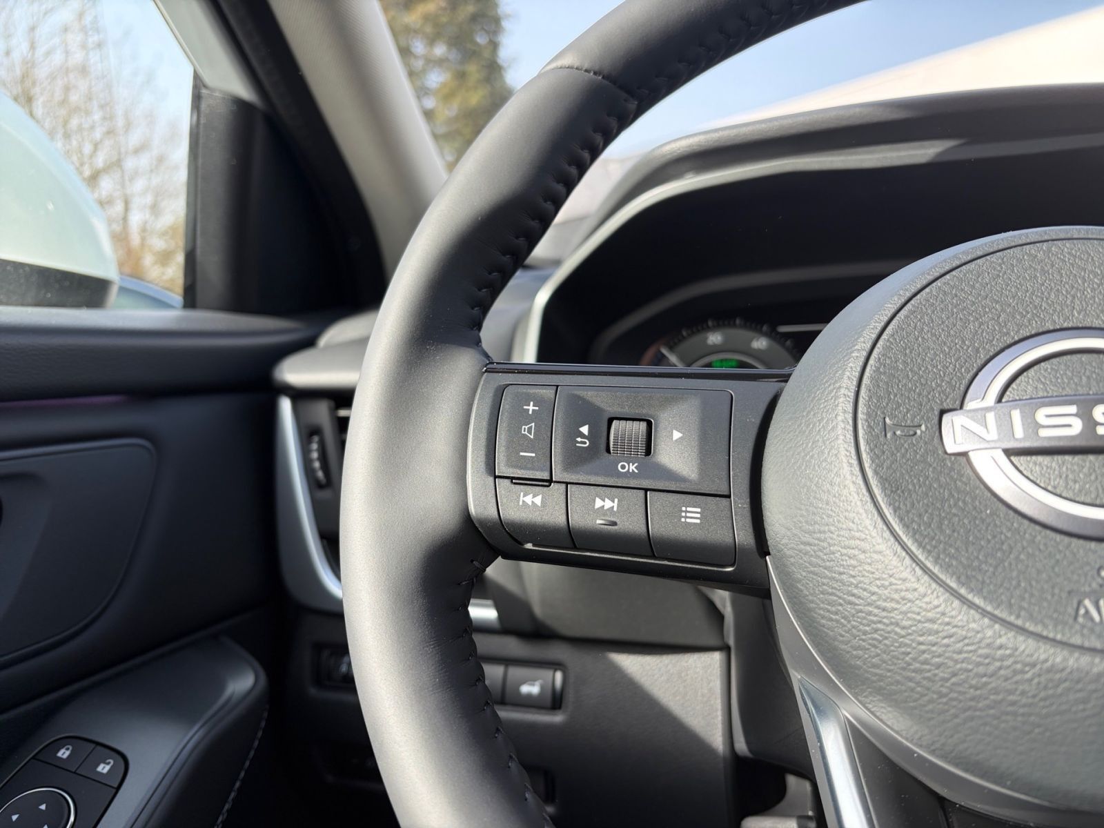 Fahrzeugabbildung Nissan Qashqai 1.5 VC-T N-Connecta e-Power*Navi*SHZ*360