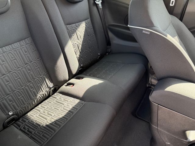 Fahrzeugabbildung Fiat 500 e Basis +NAVI+KLIMA+RFK+SHZ+CARPLAY+PDC+DAB+