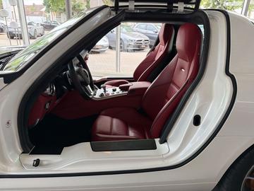2010 Mercedes-BENZ SLS AMG — фото 10