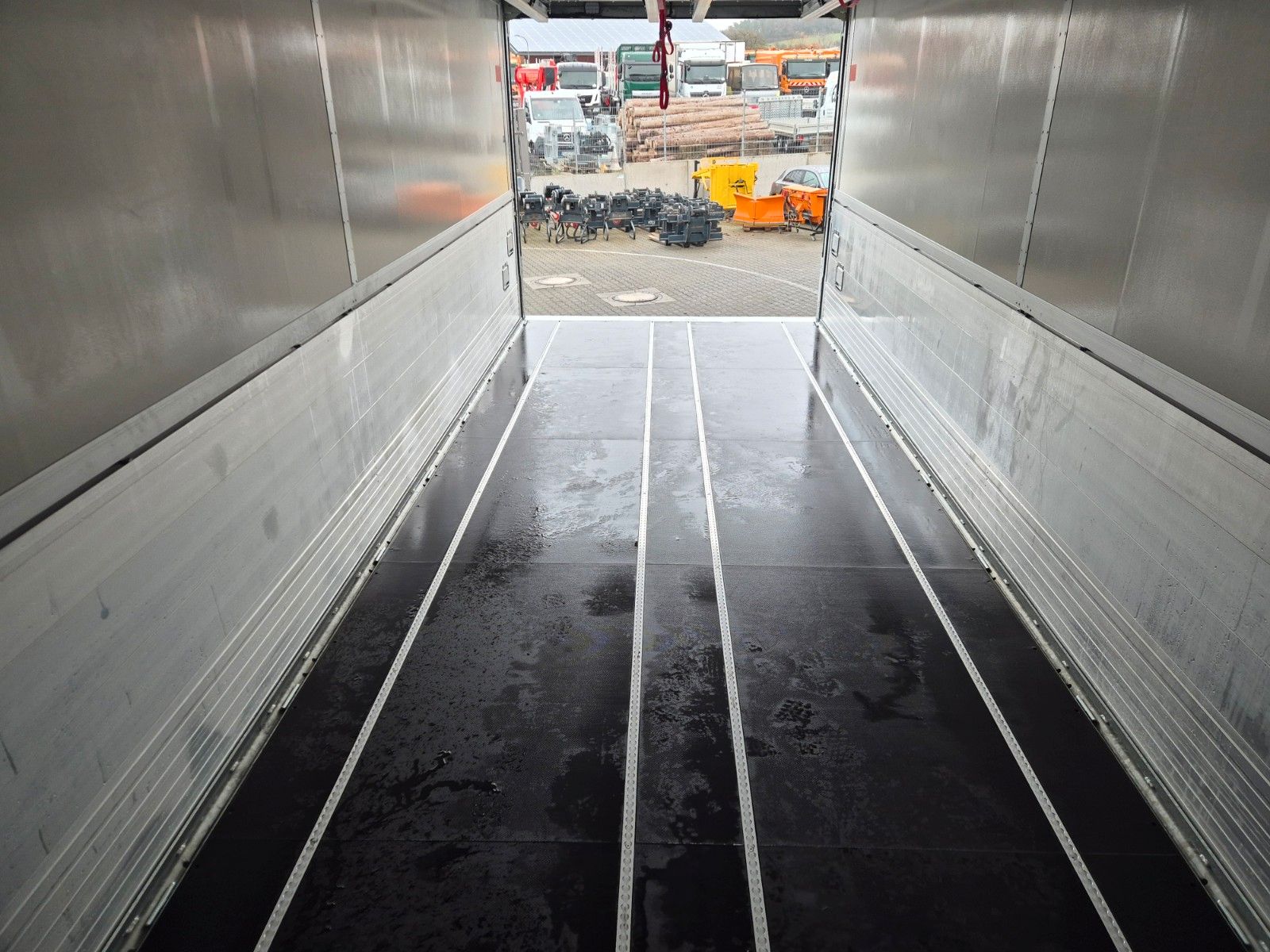 Fahrzeugabbildung Iveco AS260S50Y/FS 6x2 Böse Schwenkwand + LBW 2 x AHK