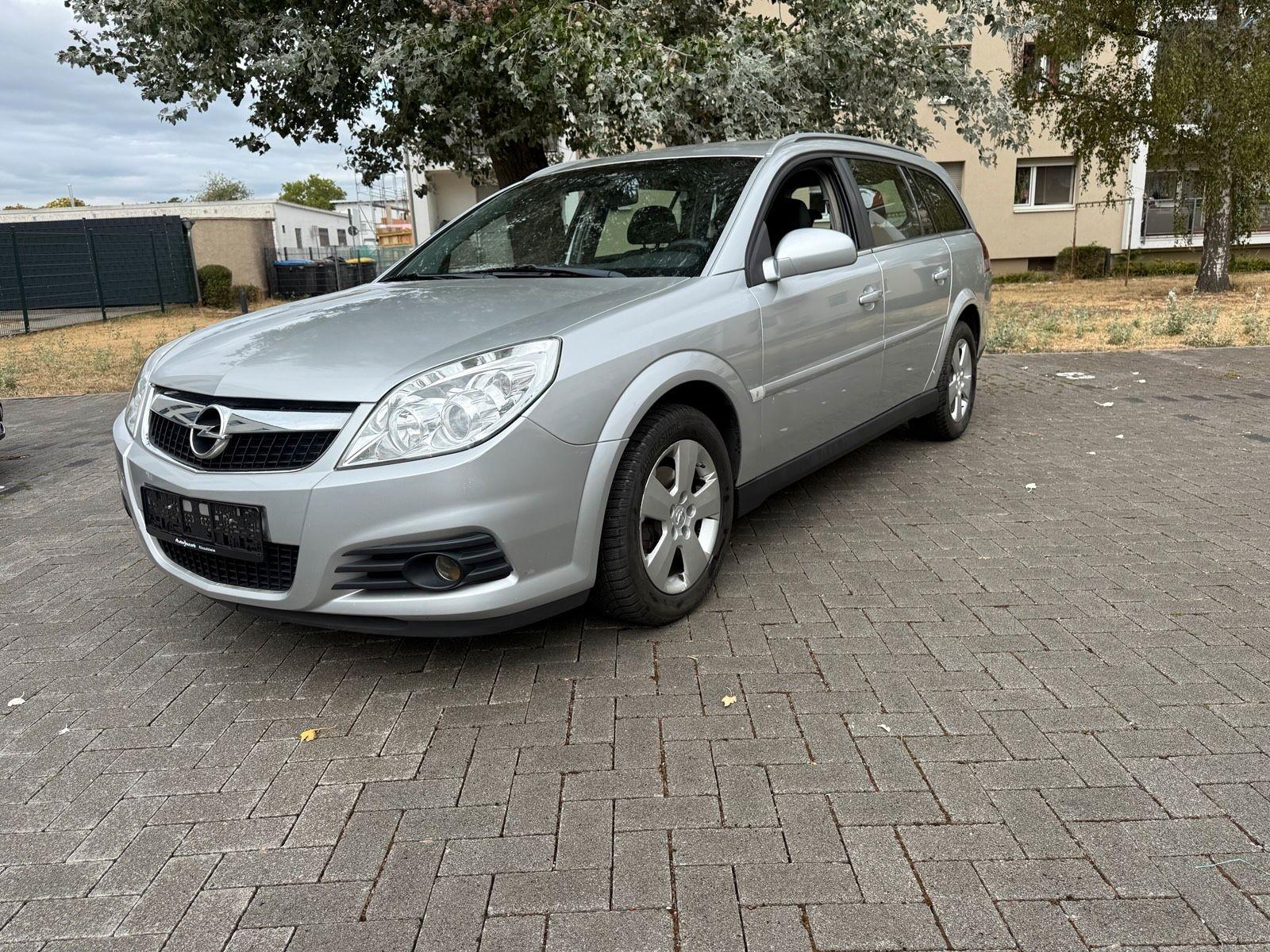 Opel Vectra 2009 — interior